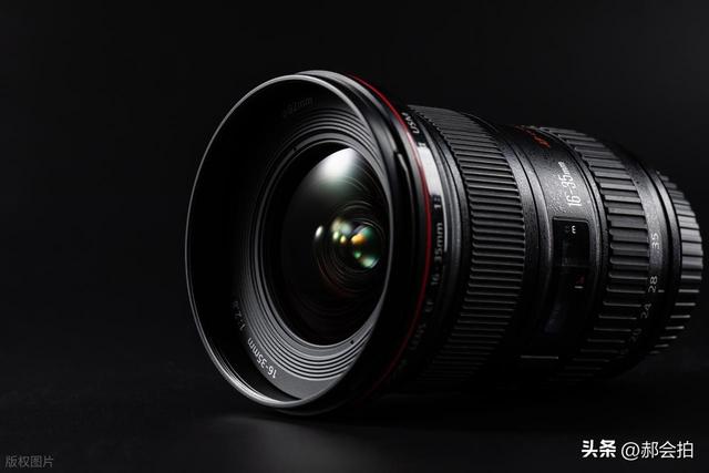 选镜头像挑工具：24-70mm F2.8 和 28-75mm F2.8 怎么选？