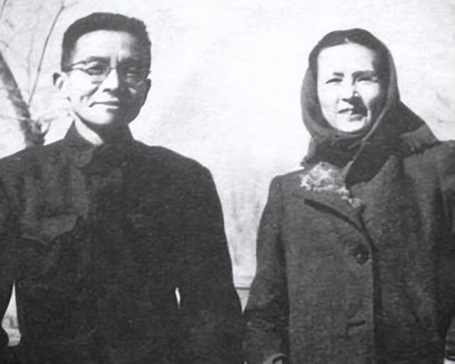 林徽因落选的国徽方案，网友看后感叹：审美确实一绝	，但真不合适