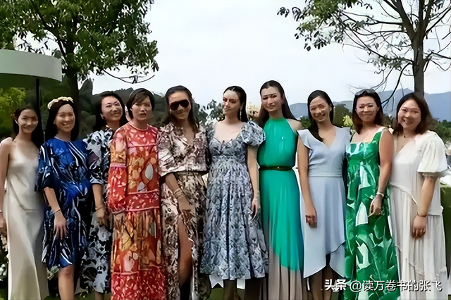 霍震霆没想到，44岁儿媳郭晶晶再次官宣喜讯，让整个阔太圈沉默了