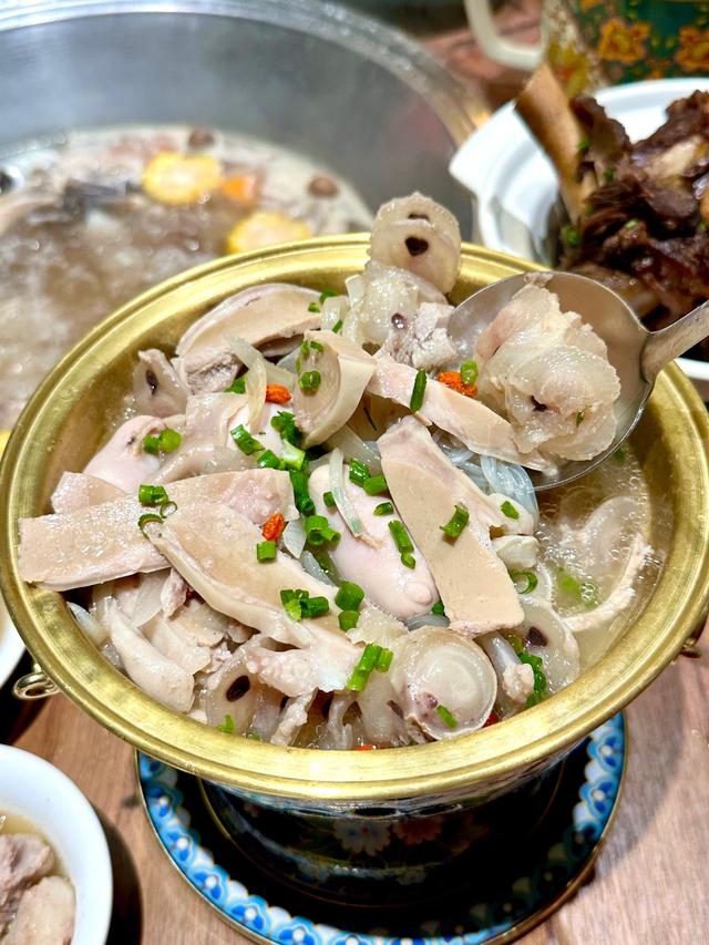 吉林蛟河，被严重低估的秋日宝藏小城，秋日斑斓的色彩盛宴