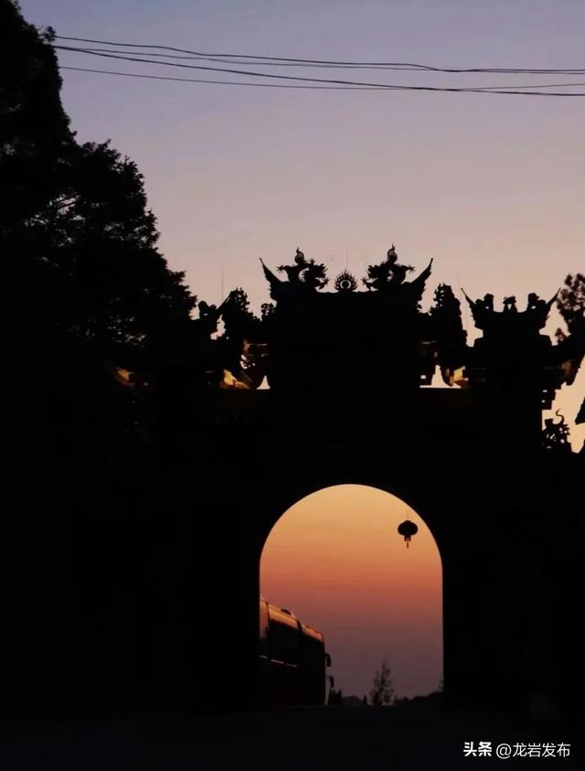 龙岩周末去哪儿 | 秋意浓！带上家人一起登高、远眺~