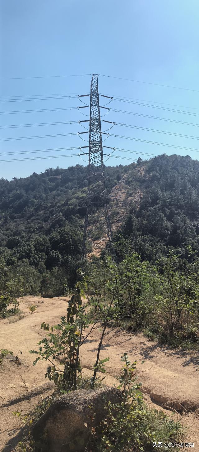 苏州大焦山不高的山峰却走出惊险之感，拍出了大片之作