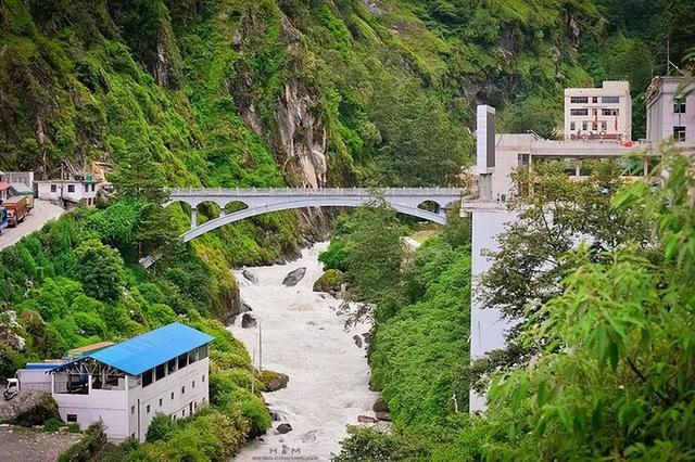 探访聂拉木：森林、湖泊与异国风情一步到位。