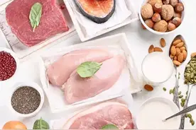 "高蛋白王者大揭秘！鸡蛋竟垫底，鸡肉第四，你的餐盘还缺什么？"图片