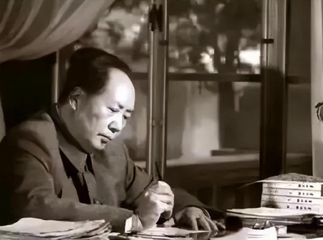 63年国庆，毛主席见到一少尉排长忽然问道：就是你“口出狂言”啊