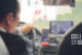 厉害了！8岁小孩姐给外公买300万迈巴赫图片