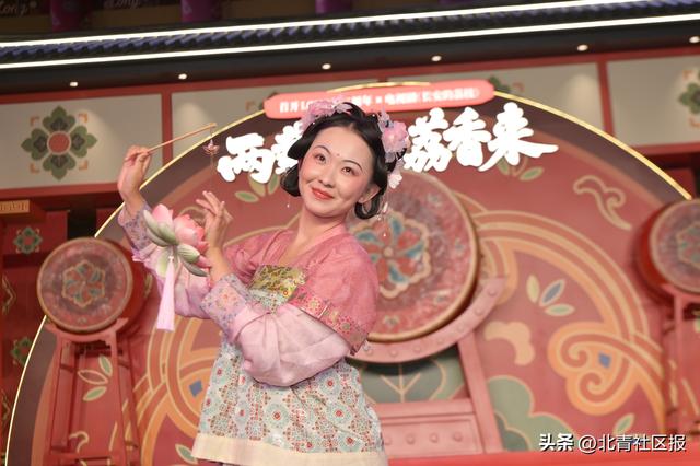 越“夜”越美丽 霍营街道“荔”香飘满“Long”！