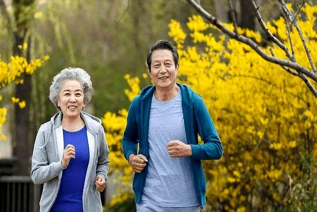 “经常运动”被推翻？医生建议：过了60岁，最好保持5个锻炼习惯
