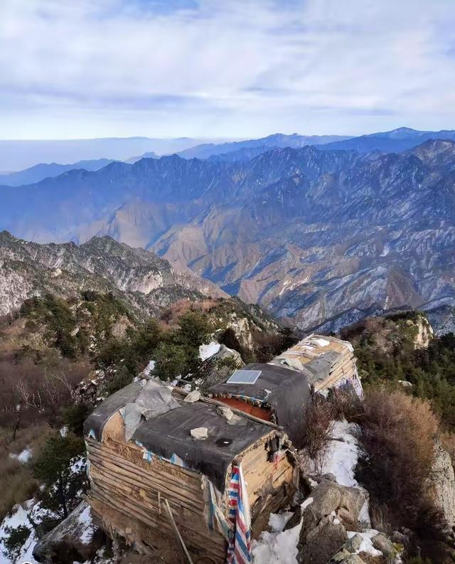 秦岭山脉，海拔超过2000米的山峰有哪些