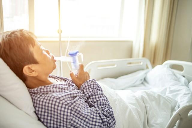 肺癌晚期患者多因啥离世？医生：身体出现这些异常信号时就该重视
