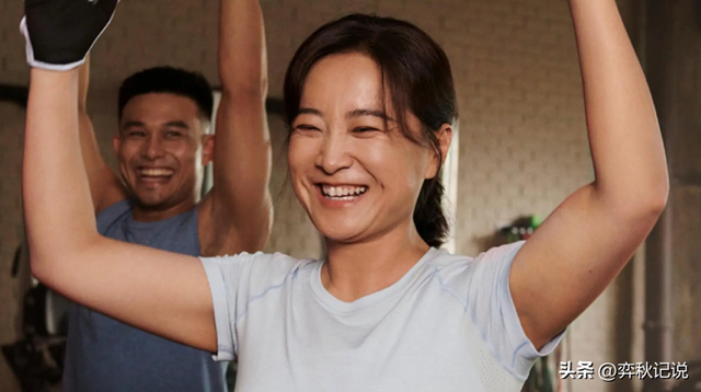 “消失”一年后，43岁的贾玲官宣喜讯，全网恭喜，终于等到这一天