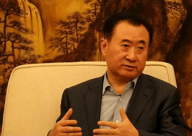 再难翻身？刚还完6000亿外债，71岁的王健林又迎来大麻烦