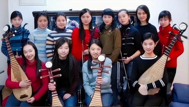 22年前，“女子十二乐坊”爆火，放弃中国去日本发展，如今咋样了