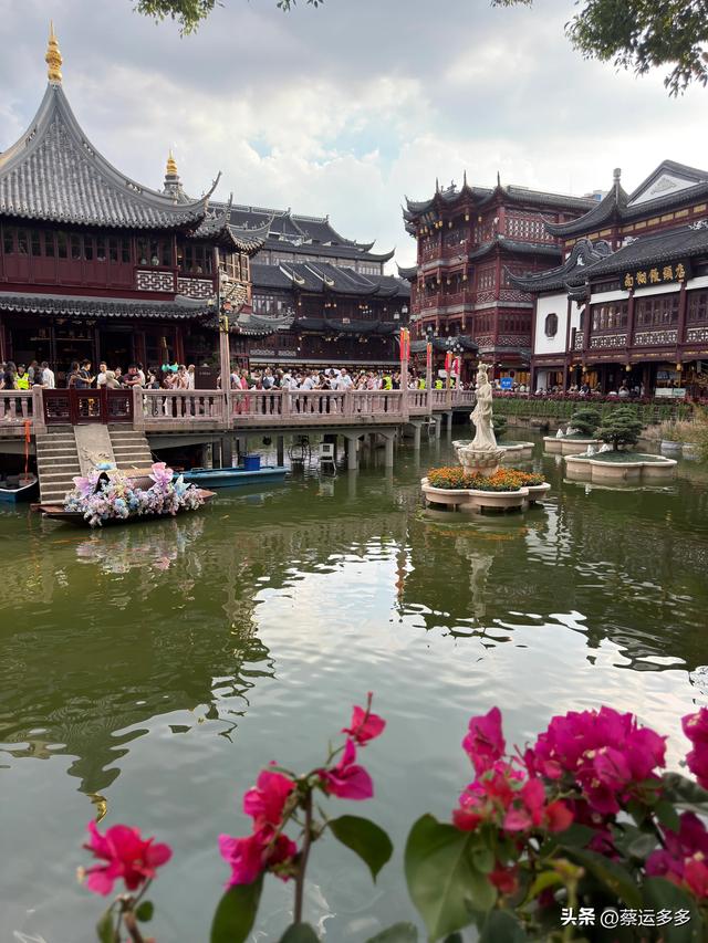 中秋逛豫园，月满人团圆