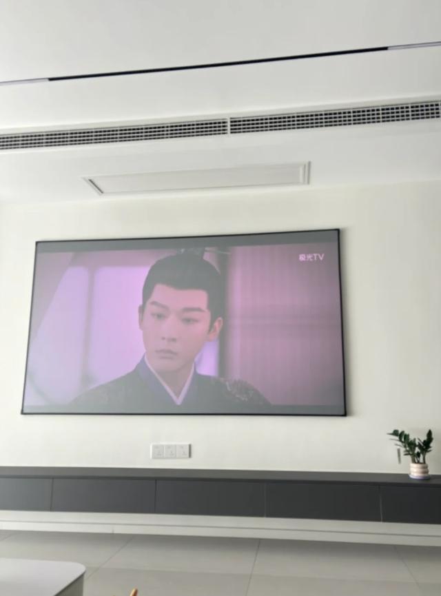 别装投影仪了！我装了2次最后还是换了电视，不是矫情，是受够了