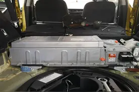 "丰田混动电池坏了，能不能不维修，直接当燃油车开？"图片