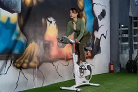 如何提高羽毛球运动的耐力和体力？三个训练拿走！图片