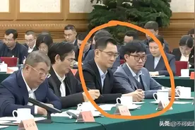 央视座谈会位置露咖位！梁文峰坐马化腾旁边，与科技大佬一同参会图片