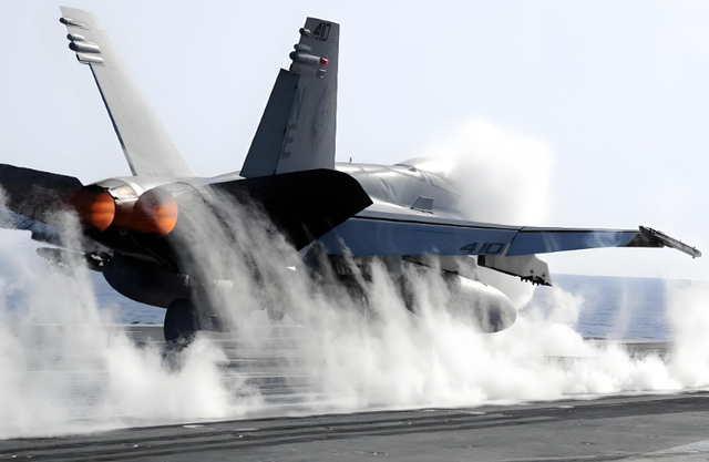 美军航母要开倒车？特朗普叫停电磁弹射，让其改回蒸汽弹射