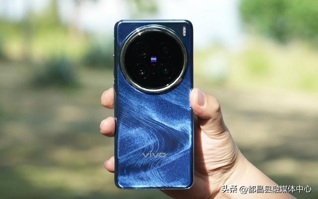 vivo亮出“底牌”，16GB+512GB下跌1454元，天玑9400+2亿像素