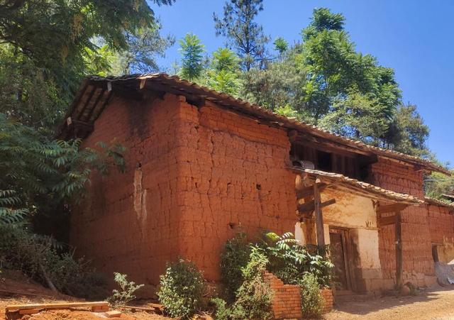 强奸大嫂出狱后刺死见义勇为者，潜逃近20年被抓，田永明故意杀人案为何在一天内先维持原判又启动再审？