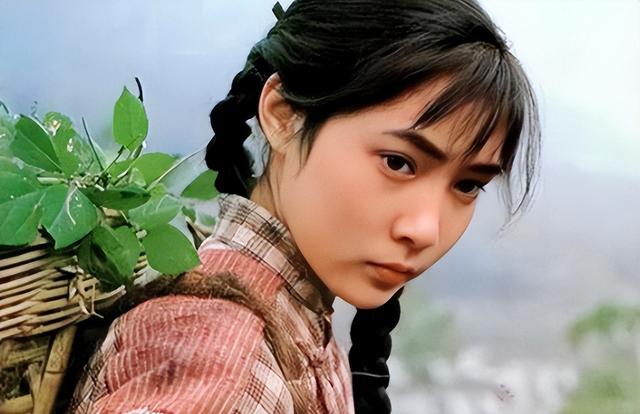 《生万物》3个土掉渣“老婆子”，年轻时美貌无双，颜值不输杨幂