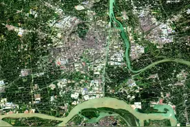 扬州是“东西分明”的城市，越往东越现代，往西老城区大隐隐于市图片