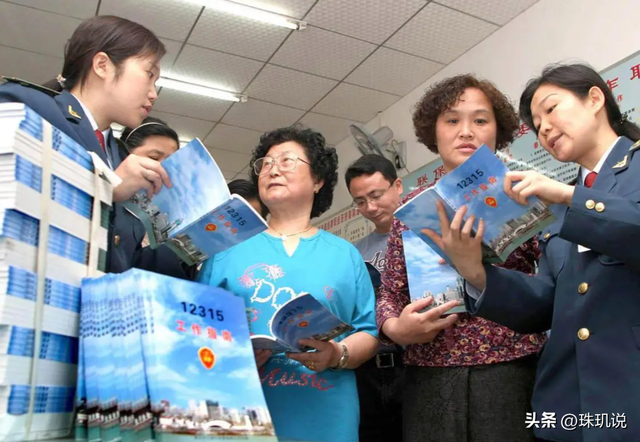 6万老人被骗600万！从“公益直播”到榨干积蓄，假驼奶产业链曝光