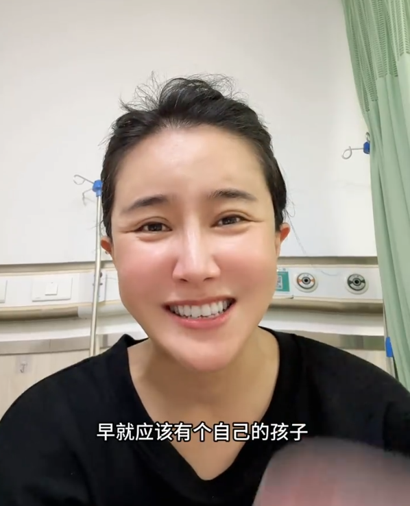 香港艳星官宣怀孕！43岁二婚嫁内地农村郎，打扮性感干农活