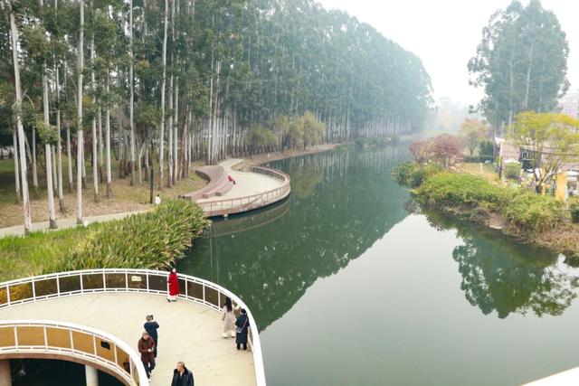 晒太阳~从从容容逛公园赏美景