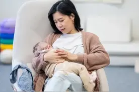 宝宝6个月后要断奶了，母乳没营养了？儿科医生为你揭开真相图片
