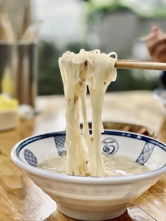 周末就冲！亲测3条被严重低估的徒步线，林海吸氧峡谷石窟！全部免费最快40min飙拢！