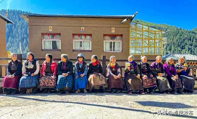 在江迭公路上，探秘百岁老人的长寿密码