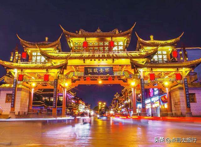 成都还开通这样的地铁线，真佩服！难怪旅游的人都往这里跑！