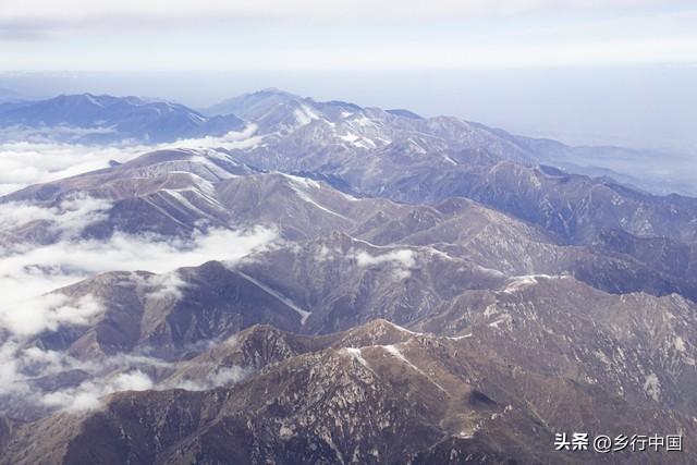 593万人的青海省，三江发源地，联结西藏新疆甘肃四川的大美高原