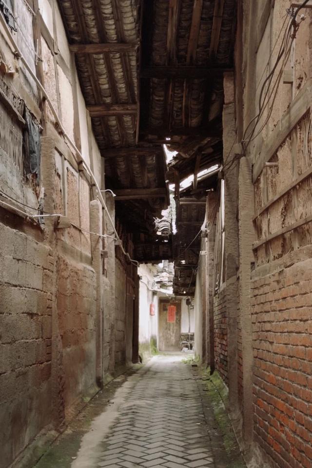 从成都出发，在龙泉山东麓邂逅一座千年场镇的温柔