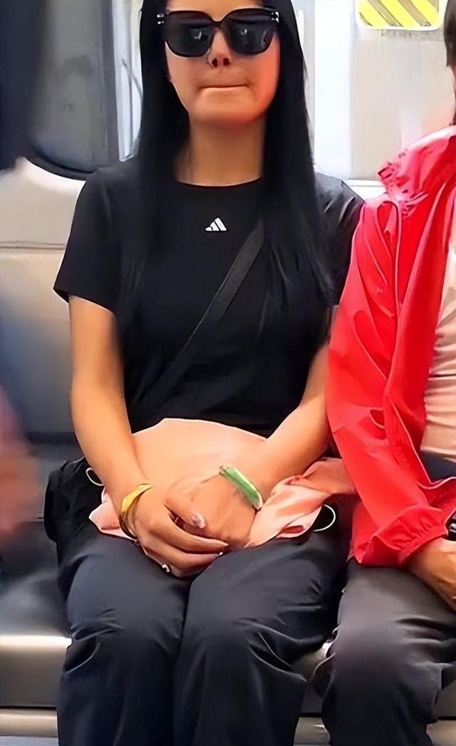 梁小龙去世细节曝光！坚持7小时等亲人赶到	，小20岁妻子有苦难言