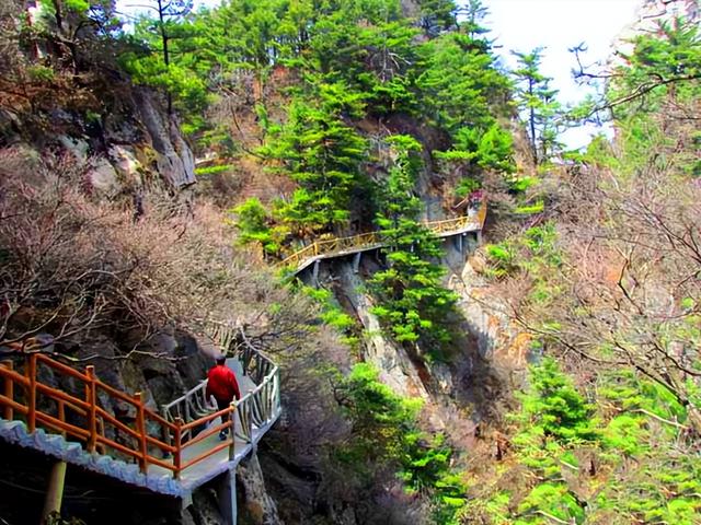 河南旅游：观中原大佛 赏神奇尧山纪行（图）