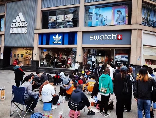 又一外企刻意“辱华”，吃中国饭砸中国碗！不到48小时便损失惨重