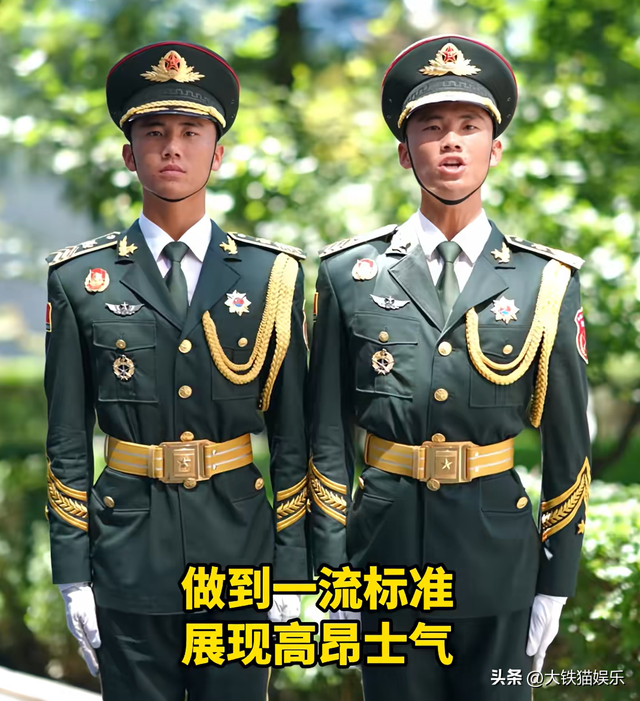 九三阅兵后，3对双胞胎兵哥哥火了，这么优秀的儿子爸妈竟有两个