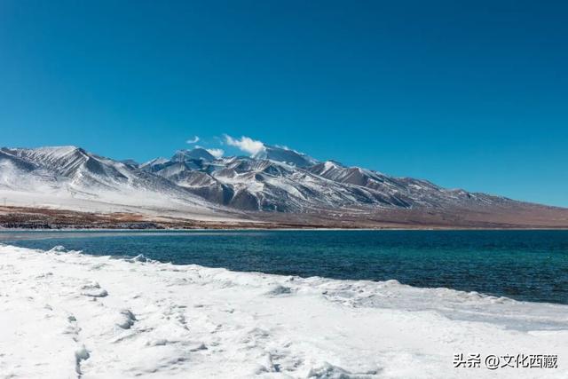 99%的人都错过的西藏最澄澈的湖泊！湖心冰裂瞬间太绝了！