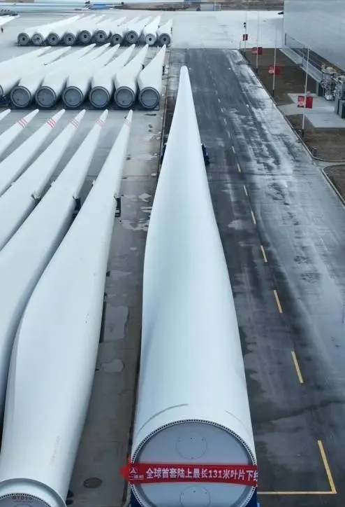 风力发电机的工作原理，转那么慢是怎么发电的？