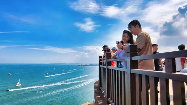 诸君，重阳来此登高赏景可好