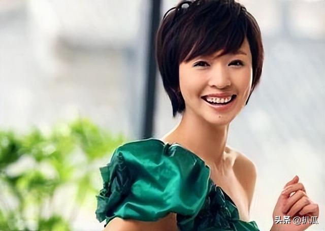 她曾是上海台主持人，如今在仓库打包卖水果，单身带儿子独自生活