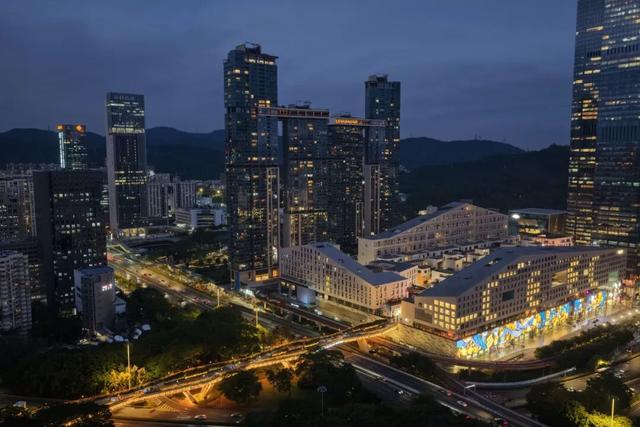 从深业上城到莲花山，这段路绝了！