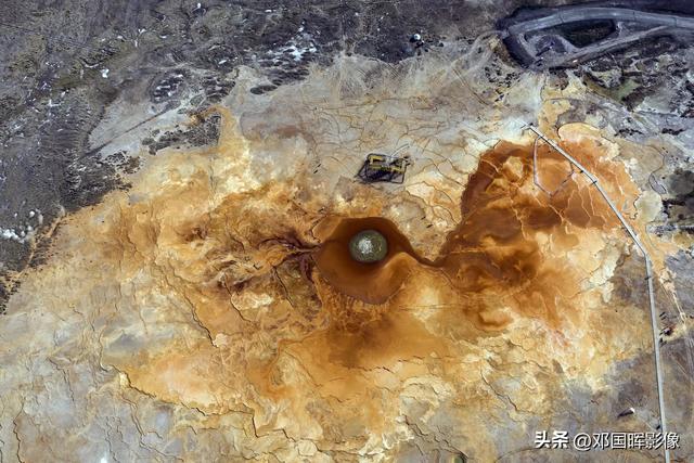 青海茫崖“艾肯泉”，傲视苍穹的大地之眼
