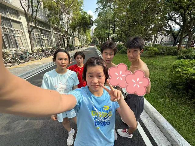 央媒为全红婵发声，撕开了“天才少女”背后，一道血淋淋的伤口