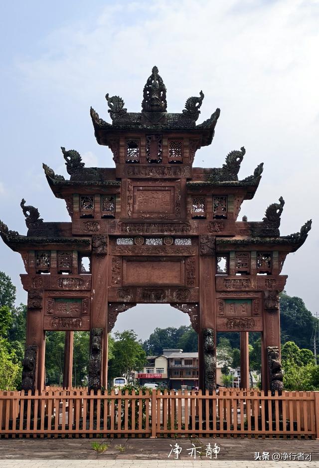 唐蕃古道上的古驿站，水墨山水里的上里镇