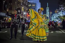 著名大V回应洋节，别与长津湖战役对立，过与不过都是国人的权利图片