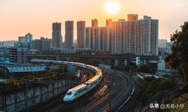 广西这一趟动车也太奇葩了吧？没想到半路还要“手动掉头”